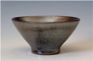 Damon Moon, wood-fired bowl photo: courtesy Freeland Gallery